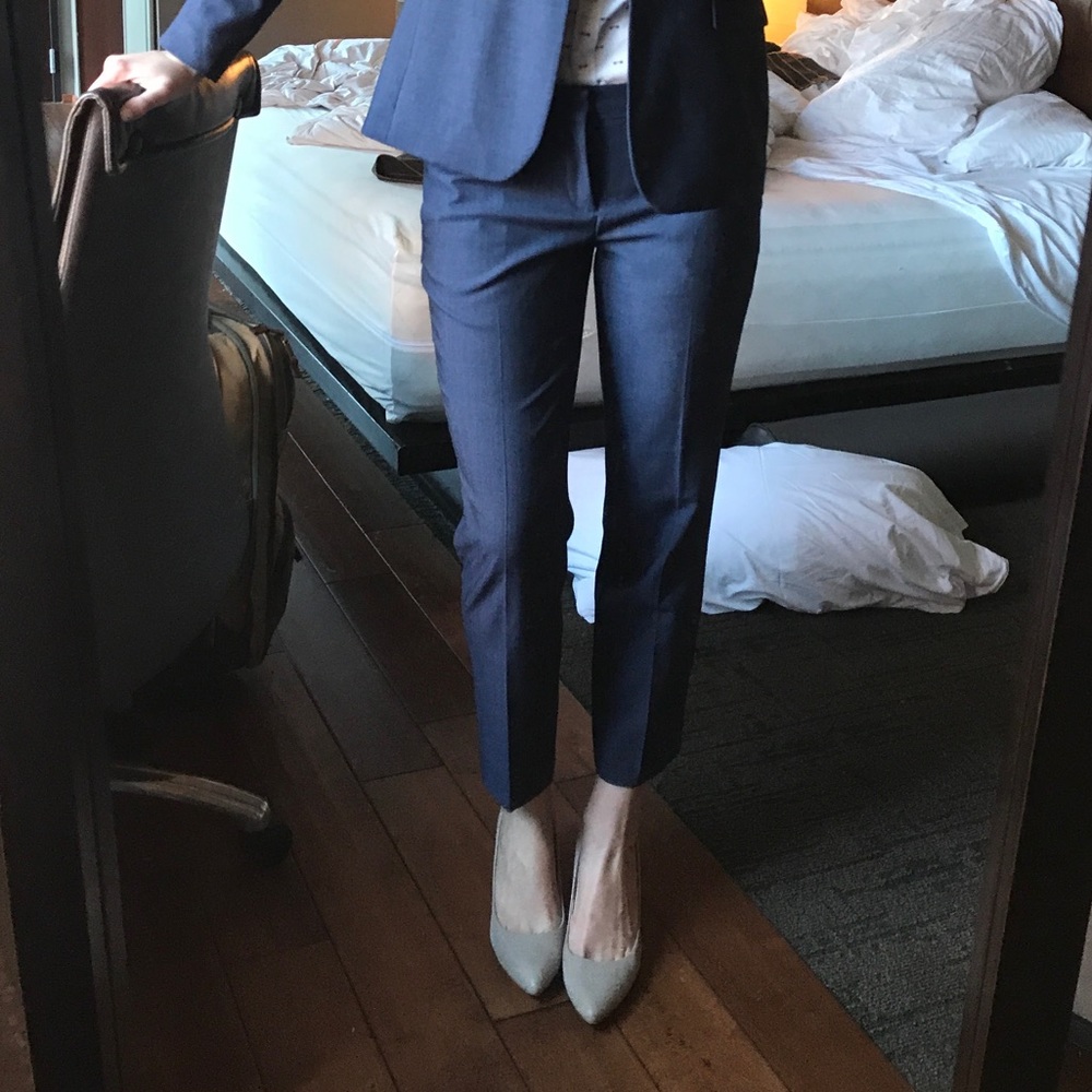 Banana Republic Navy Avery Straight Pant Size 6